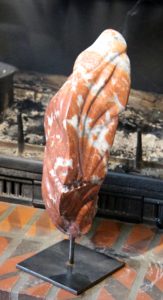 Le Métèque, Marbre rouge-orangé à « Stromatactis » de Caunes-Minervois, Aude